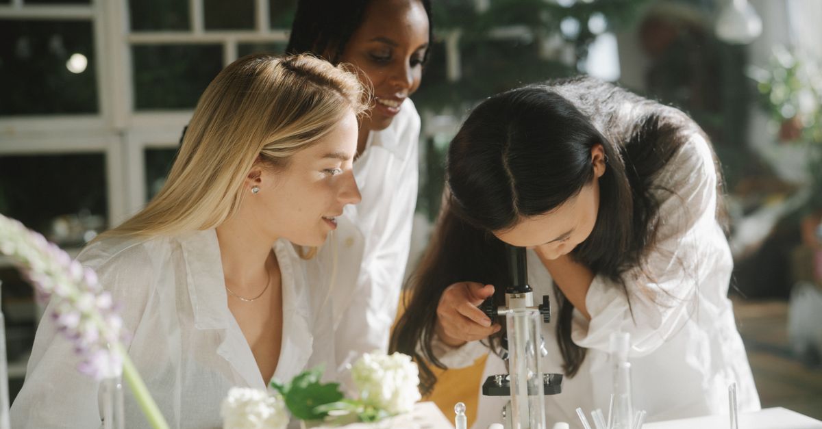 The 12 Women Scientists Whose Discoveries Were Credited to Others The 12 Women Scientists Whose Discoveries Were Credited to Others