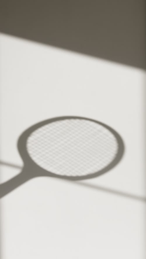 Fotobanka s bezplatnými fotkami na tému badminton, biela stena, tieň