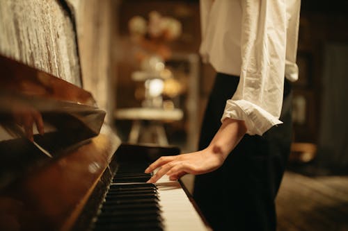 Gratis Immagine gratuita di giocando, mano, pianoforte Foto a disposizione