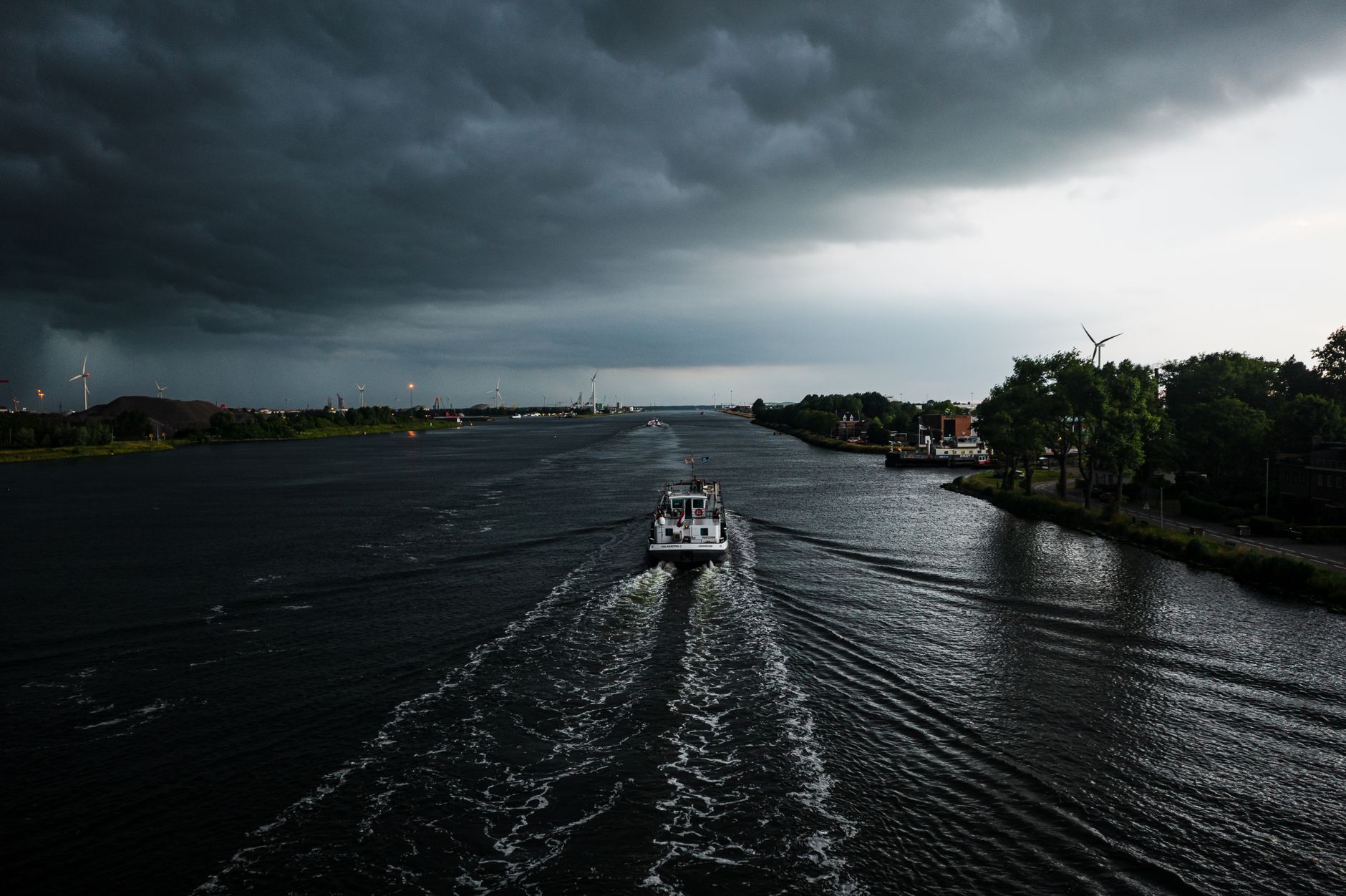 Hollanda'da yağmur bulutları