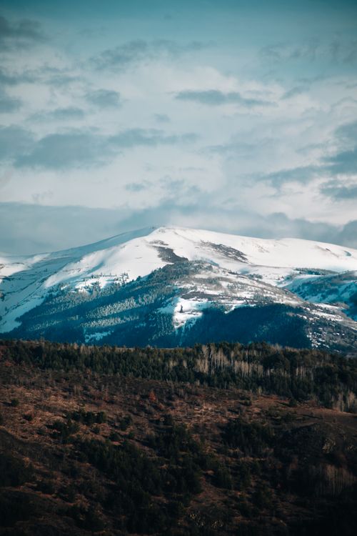 Free Beautiful snowcapped mountains in Giresun, Türkiye, under a serene winter sky. Stock Photo