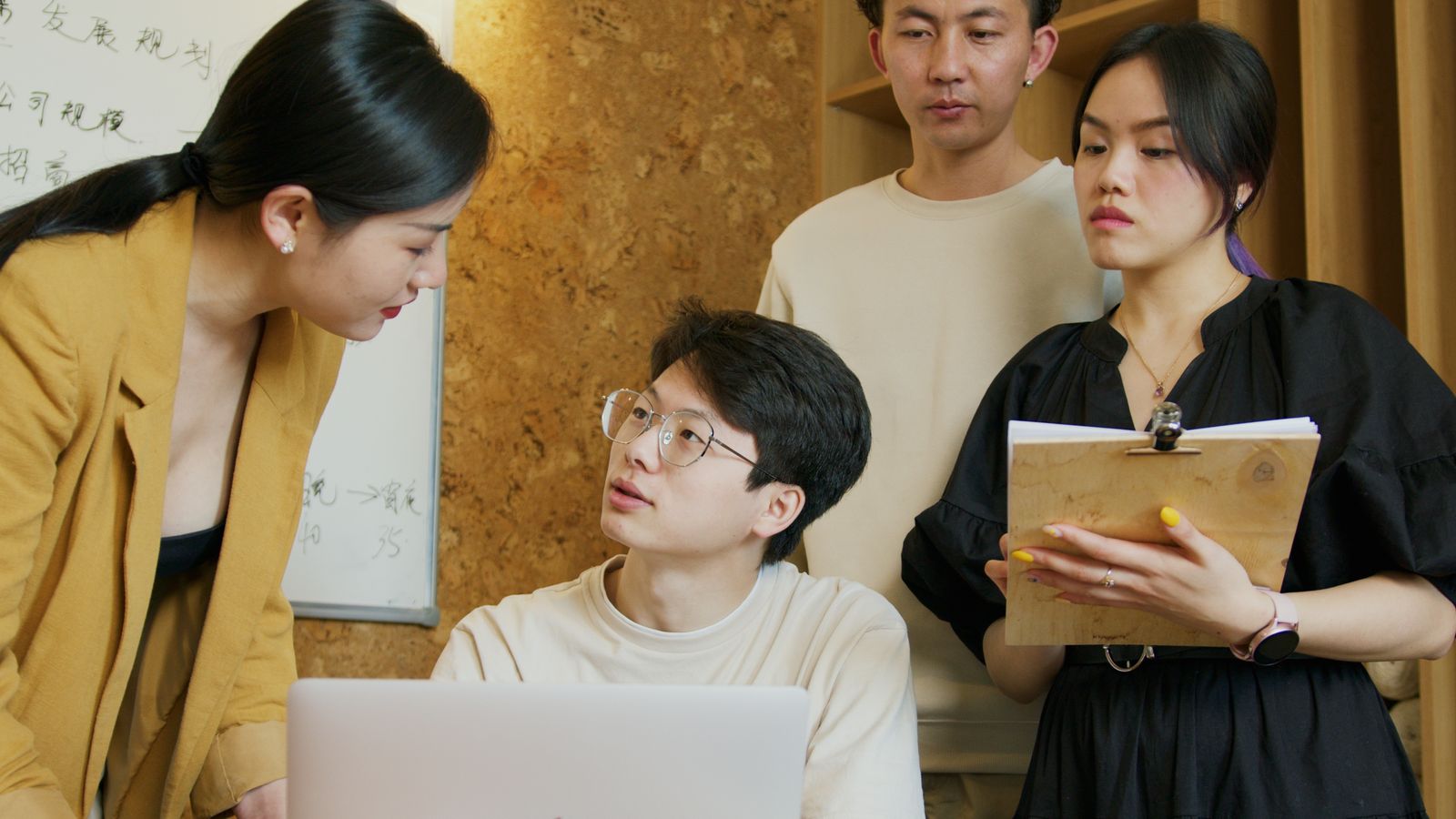 Feedback & Criticism - Handling Professional Critique Gracefully