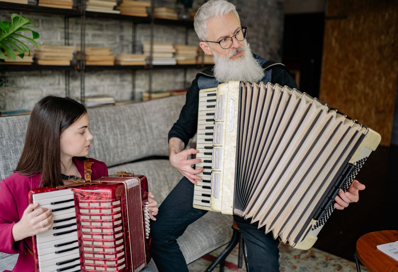 Appleton Thorn — student move with boxes and a van