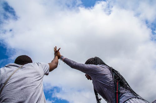 Immagine gratuita di amore, capelli neri, cloud