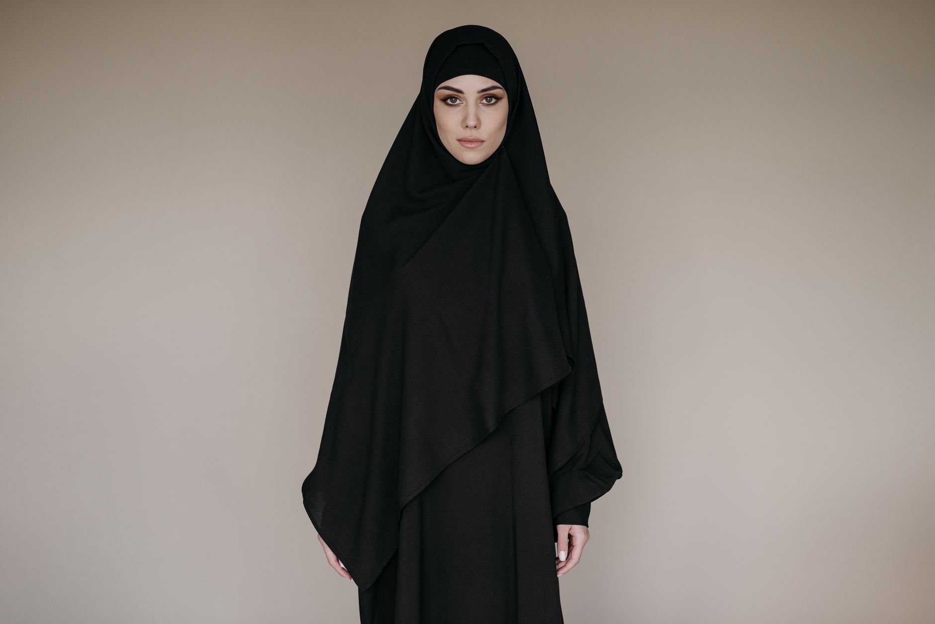 Kolaborasi Shouqin dan Ria Ricis Hadirkan Koleksi 'Her Noire', Simbol Kepercayaan Diri Perempuan