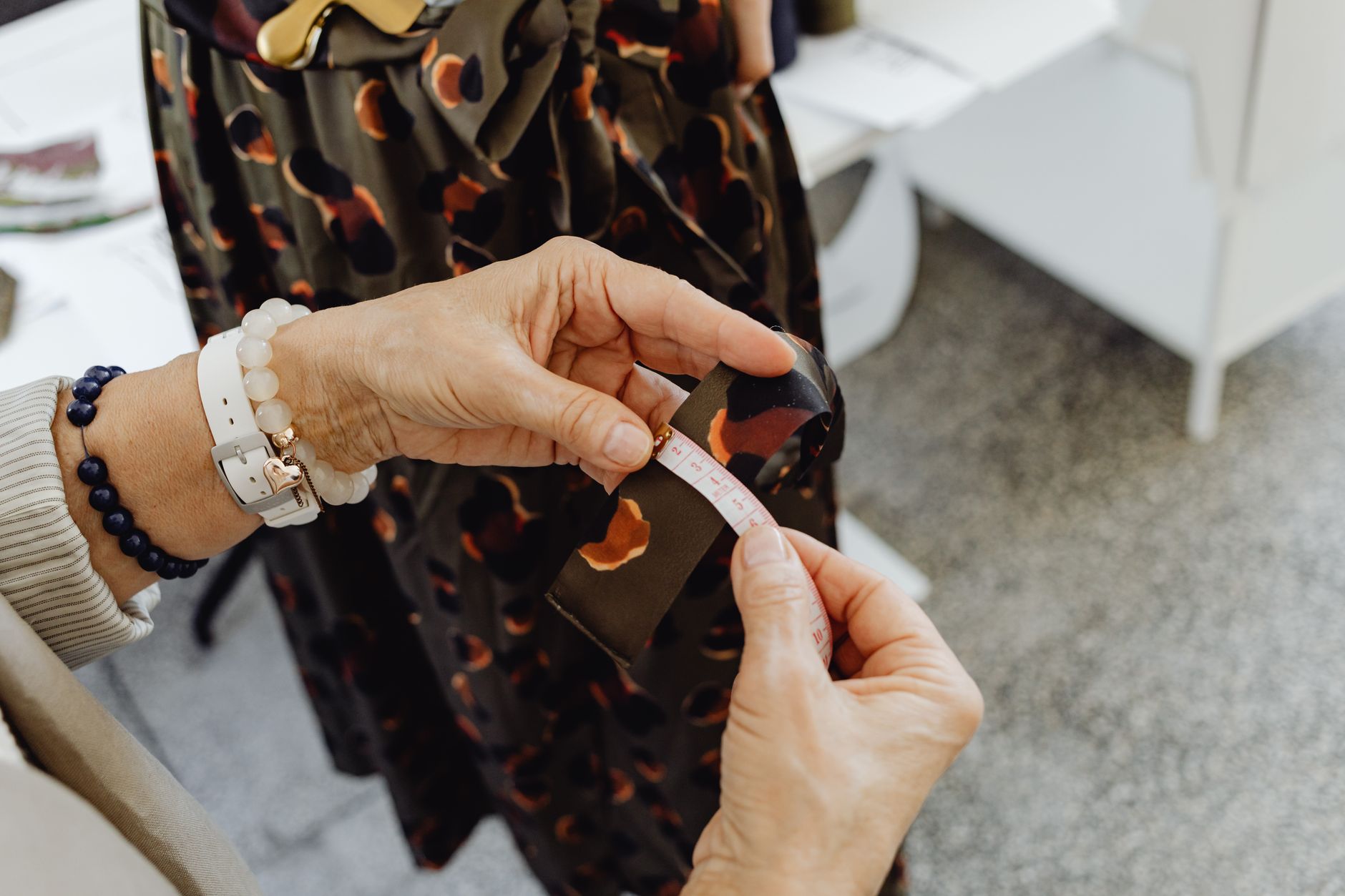A sophisticated minimalist atelier where digital intelligence meets high-end craftsmanship for bespoke luxury customization.