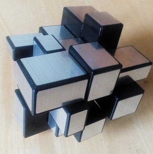Gratis arkivbilde med kube, rubiks kube