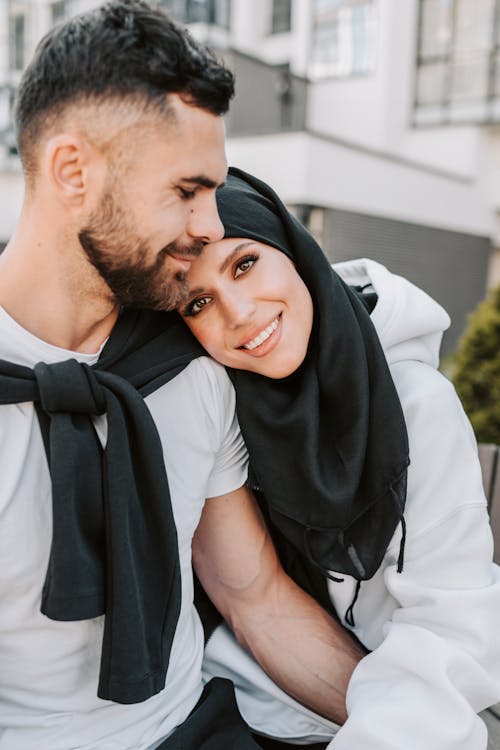 Kostnadsfri bild av flickvän, hijab, kärlek