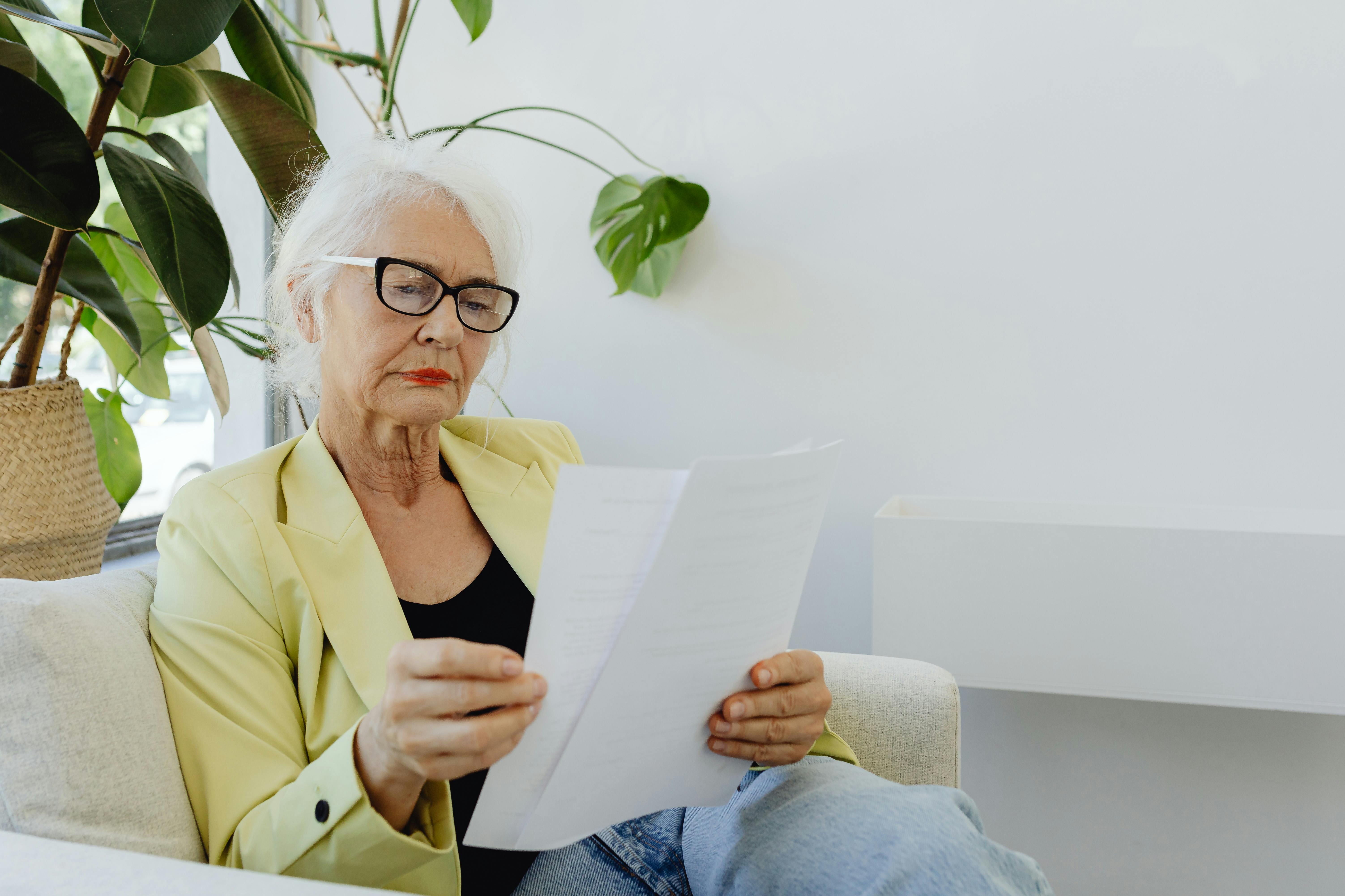 Medicare Advantage health plans may cut extra benefits in 2027 — Photo by www.kaboompics.com on Pexels