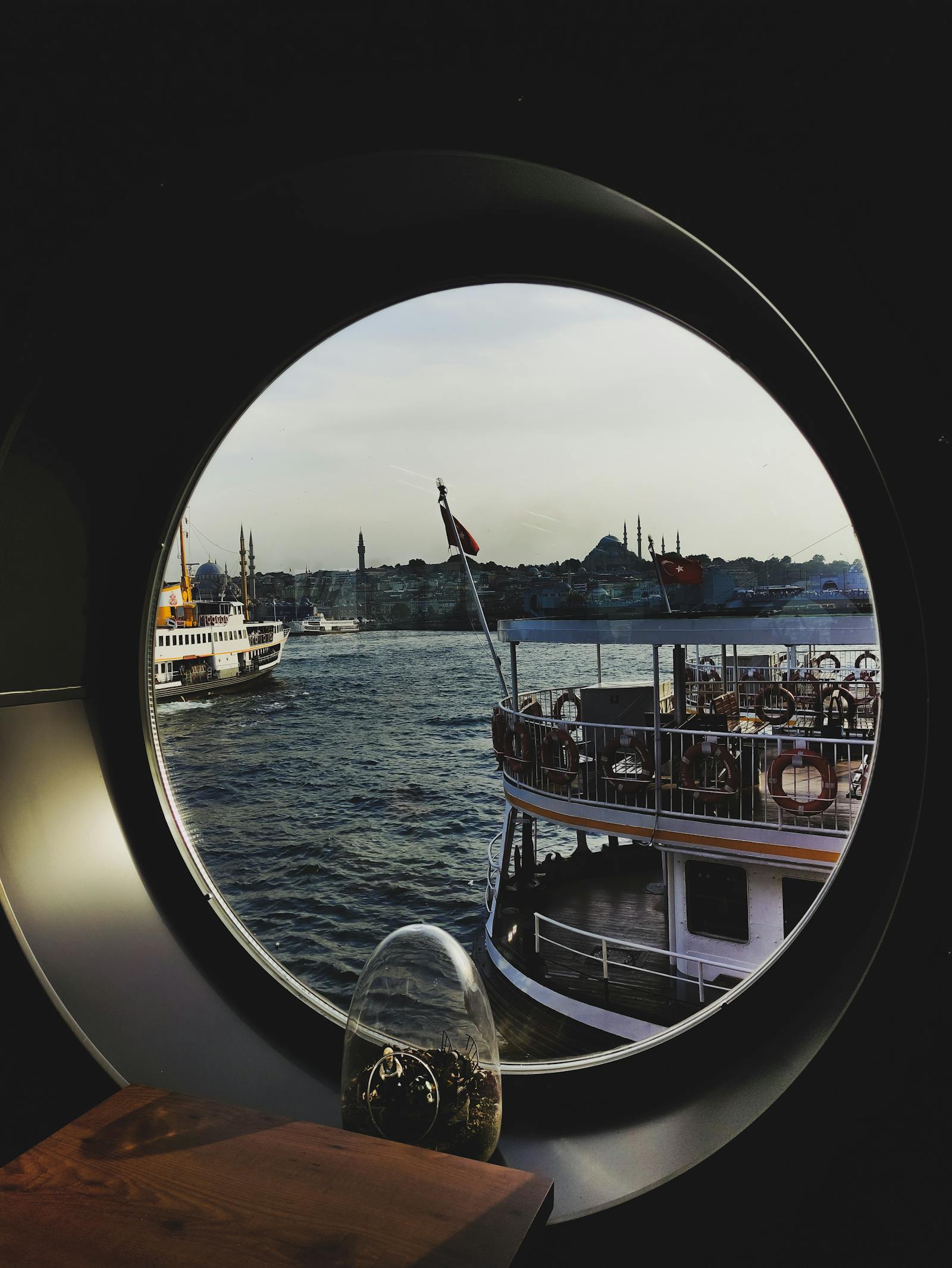 Pakistani bettor reviewing free bet offers on a smartphone