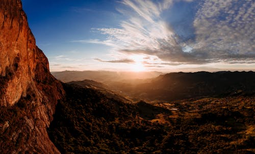 Immagine gratuita di alba, cima della montagna, montagne rocciose