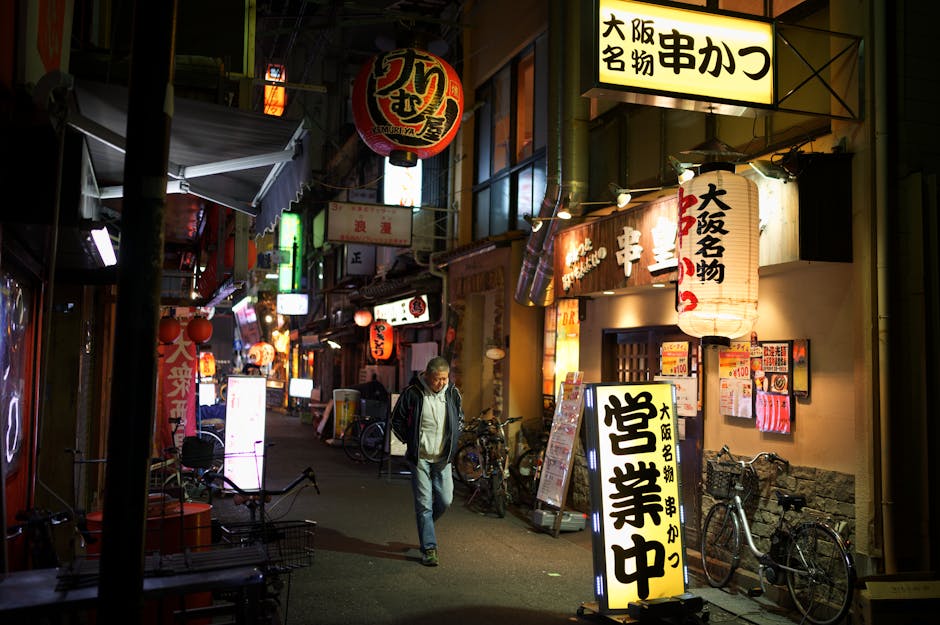 Osaka Namba's Jaw-Dropping 400g+ Three-Tiered Hamburger Tower: A "Meat Juice Overwhelming" Experience!