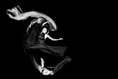 คลังภาพถ่ายฟรี ของ การเต้นรำ, ชุดสีดำ, ดำและขาว