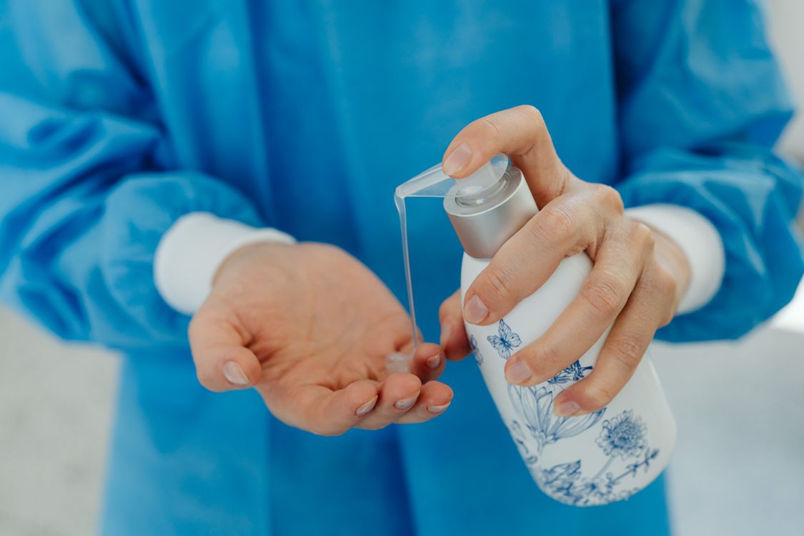 5 Cara Mengatasi Kulit yang Kering Akibat Hand Sanitizer 1 Cara mengatasi kulit yang kering akibat hand sanitizer
