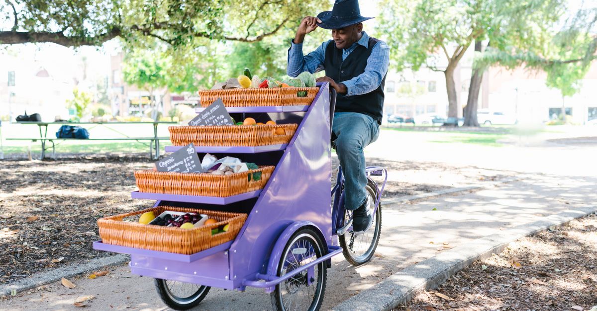 Cart Ride Picter Man Riding a Cart in a Park Β· Free Stock Photo