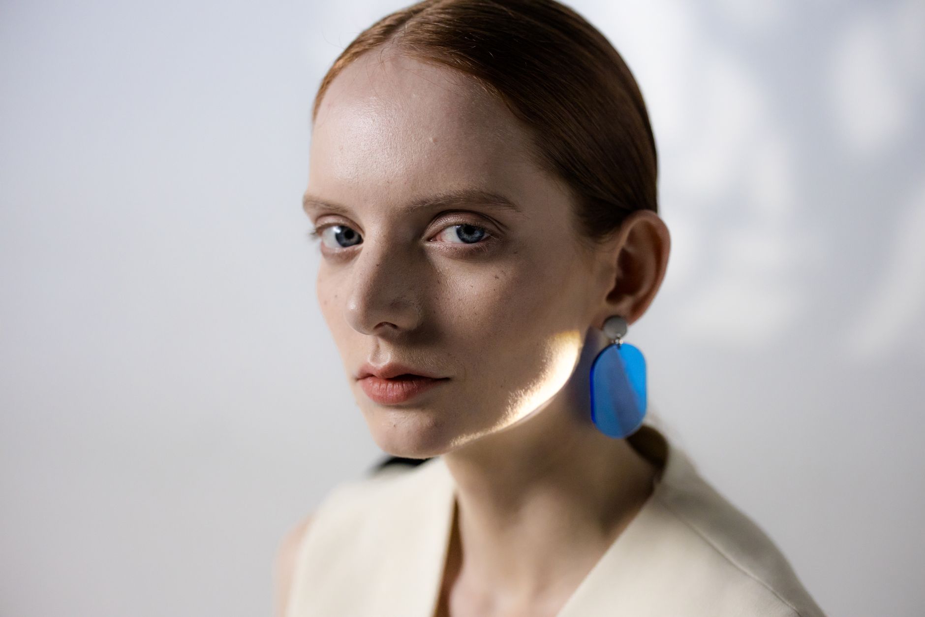 The Art of Adornment: Marrying Fine Jewelry and Silk Scarves for Elevated Style in 2026