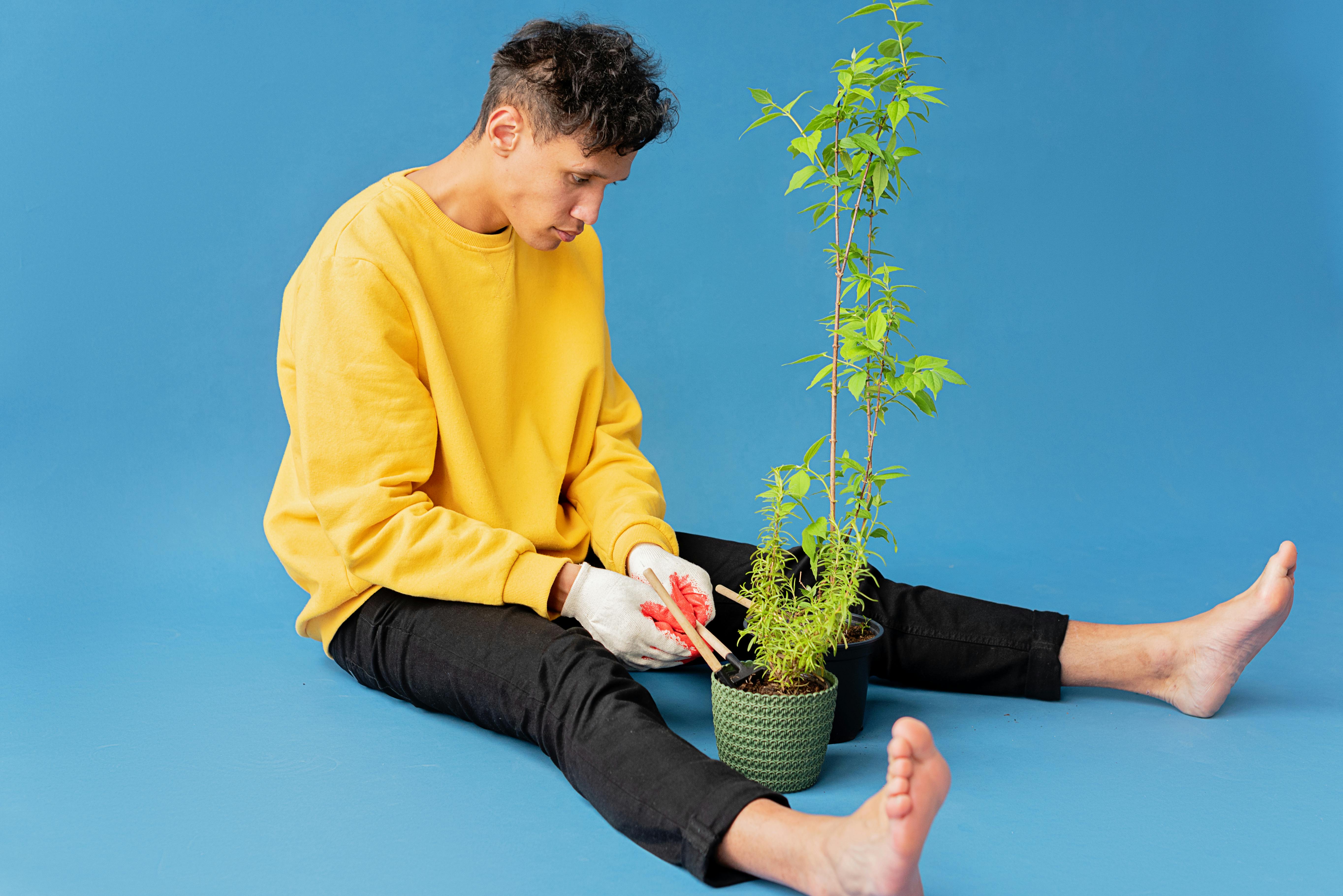 The 28 best gardening tools, according to expert gardeners — Photo by Mikhail Nilov on Pexels