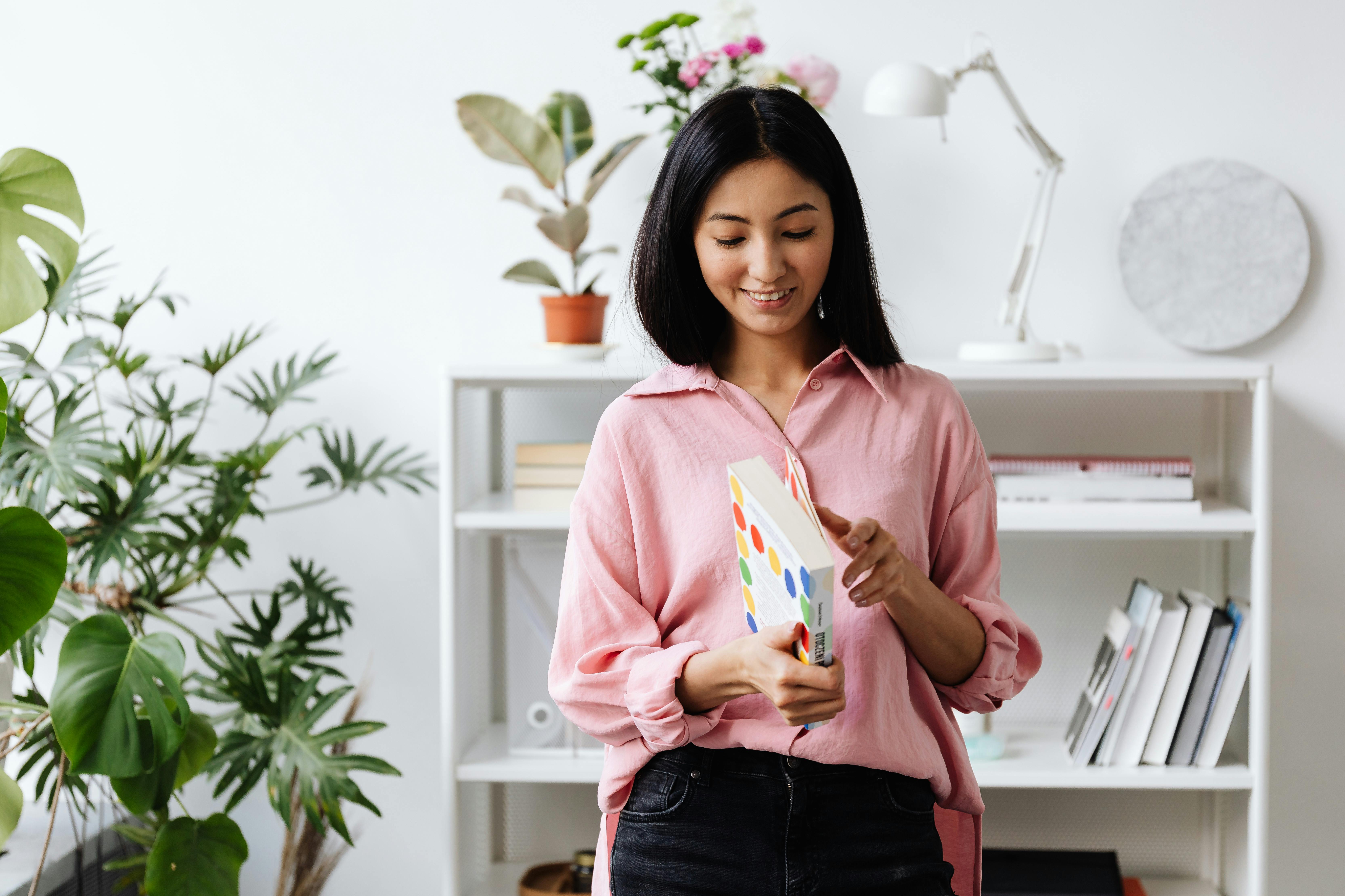5 Self-help books to accelerate your personal growth fast — Photo by www.kaboompics.com on Pexels