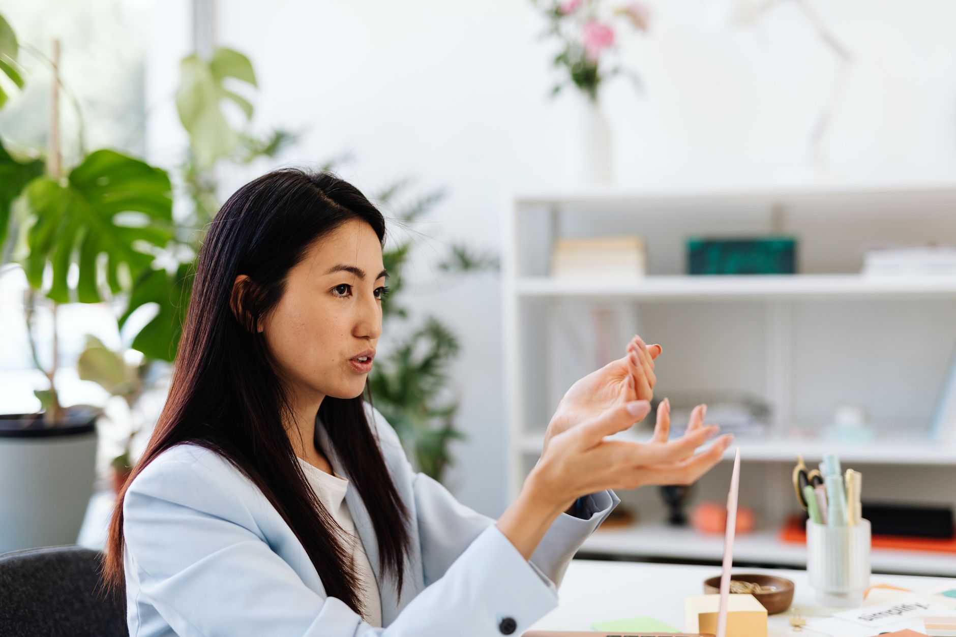 Cung Đất luôn tỉ mỉ và kiên trì trong mọi công việc.