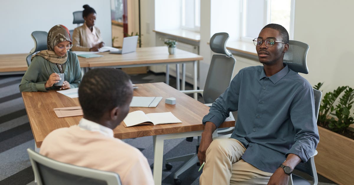 راهنمای علمی سلامت تایپ: 7 اصل ارگونومی برای کاربران RTL