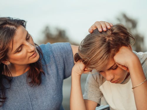 Foto profissional grátis de adolescente, amor, apoio