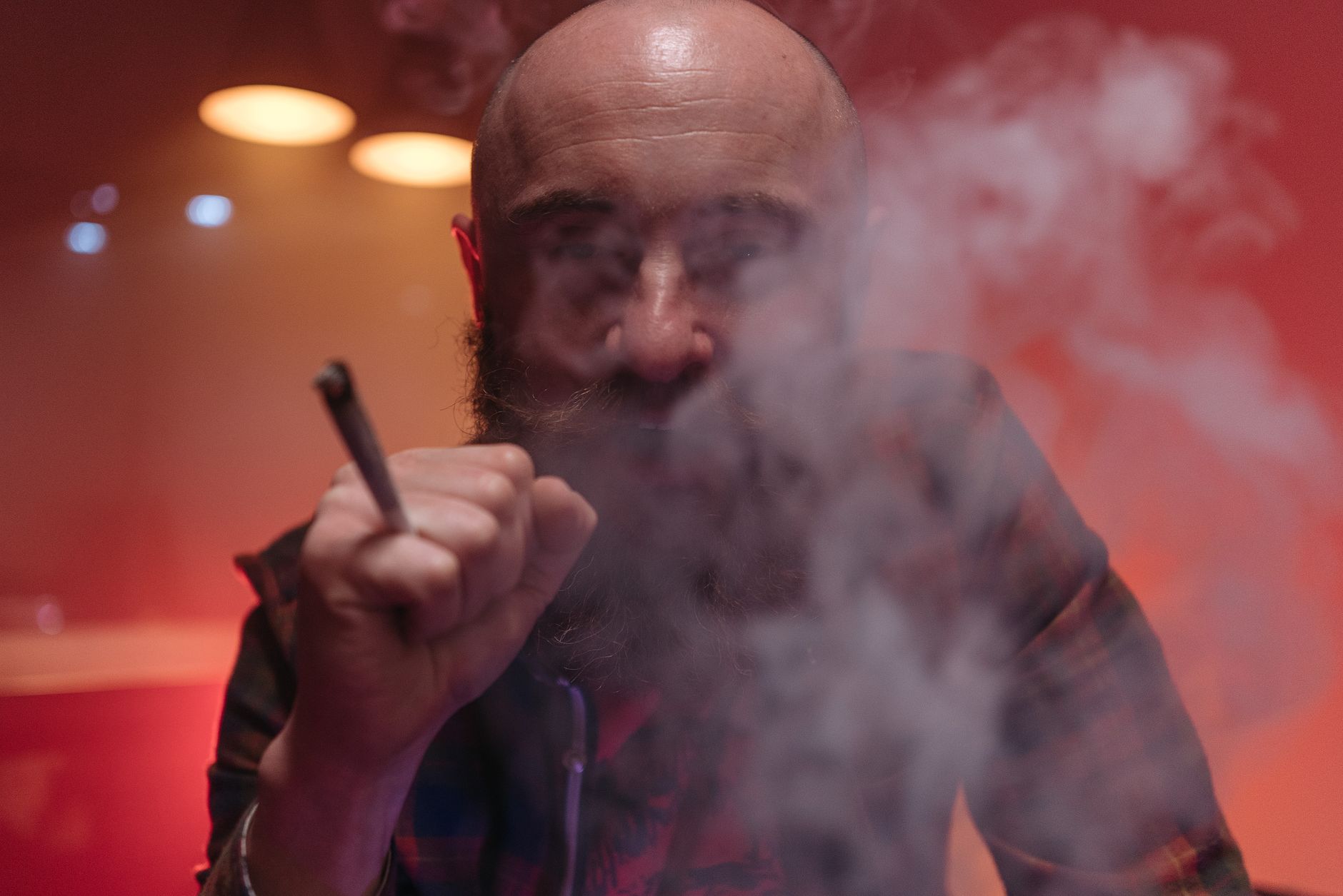 Smoking's Silent Attack: How It Harms Your Brain