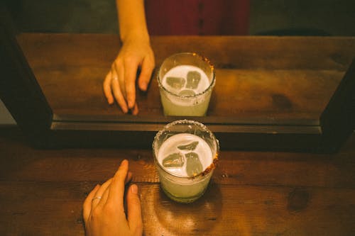 Ilmainen kuvapankkikuva tunnisteilla alkoholijuoma, cocktailjuoma, heijastus Kuvapankkikuva