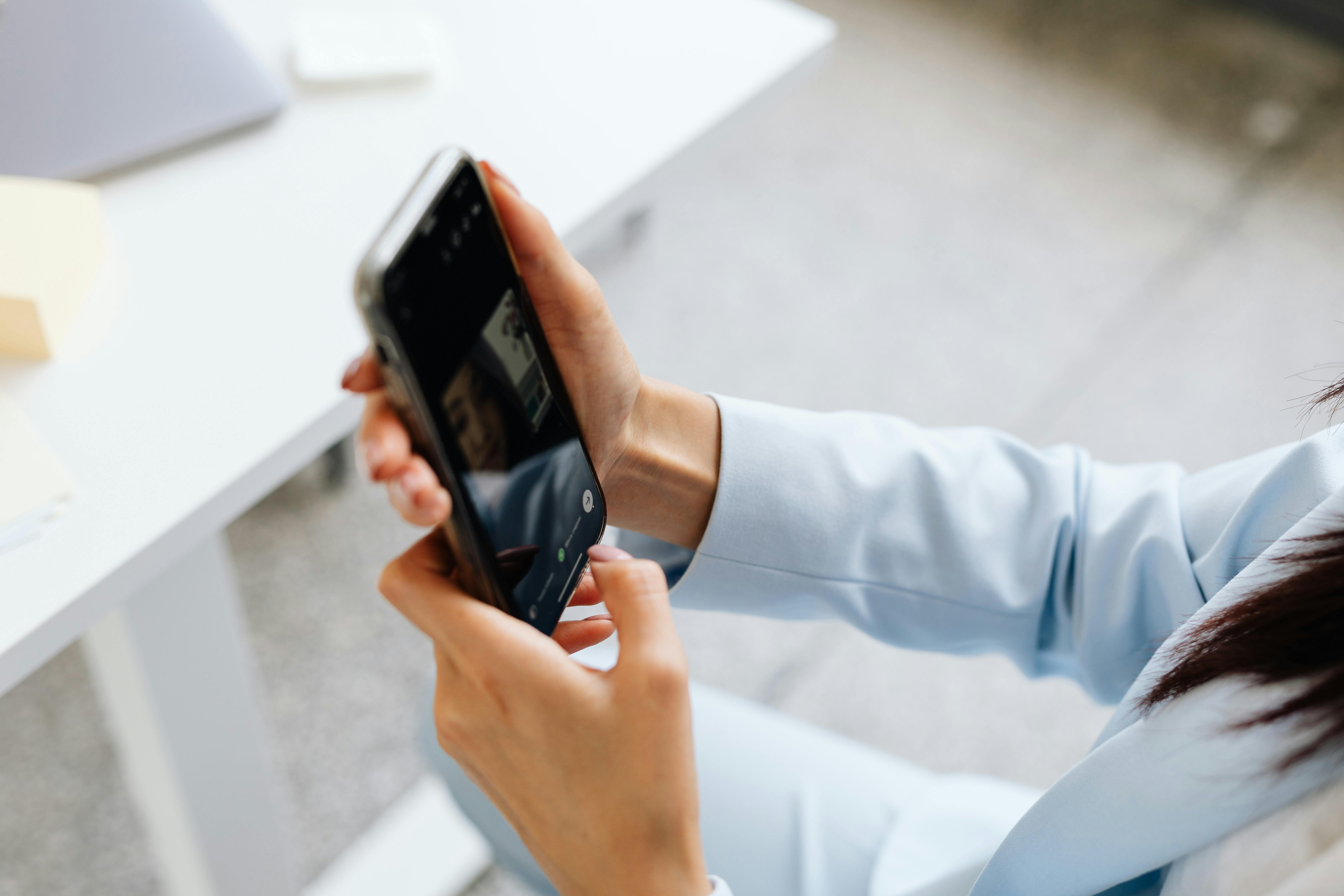 Top Benefits of Using a Therapy App on iOS for Mental Wellness — Photo by www.kaboompics.com on Pexels