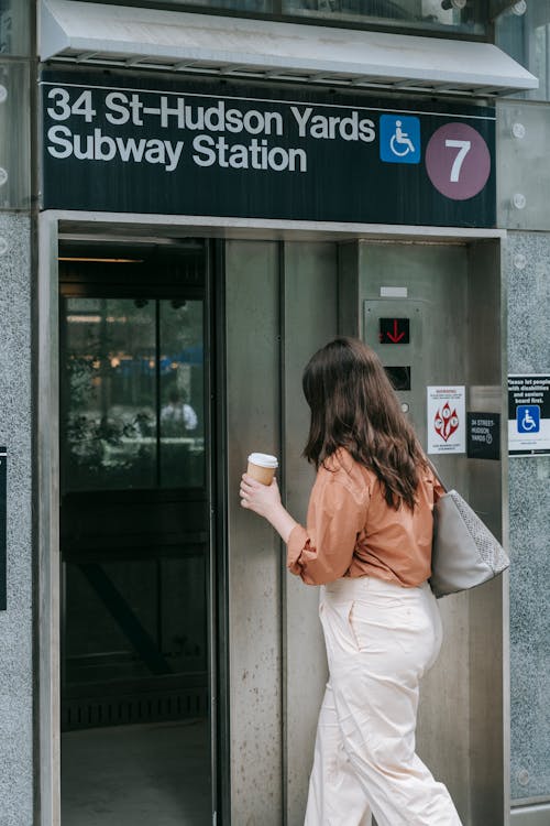 Imagine de stoc gratuită din introducerea, mers pe jos, stație de metrou