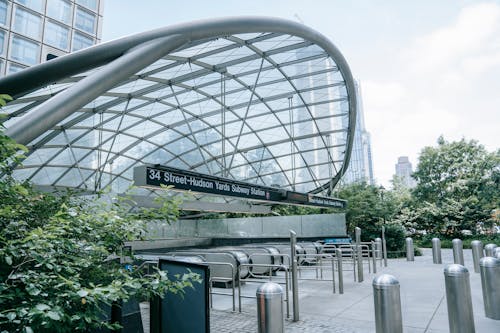 34th StreetHudson Yards Station, Subway Station Entrance in New York 