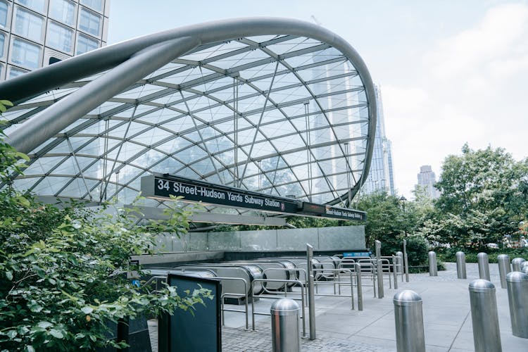 34th StreetHudson Yards Station, Subway Station Entrance In New York 