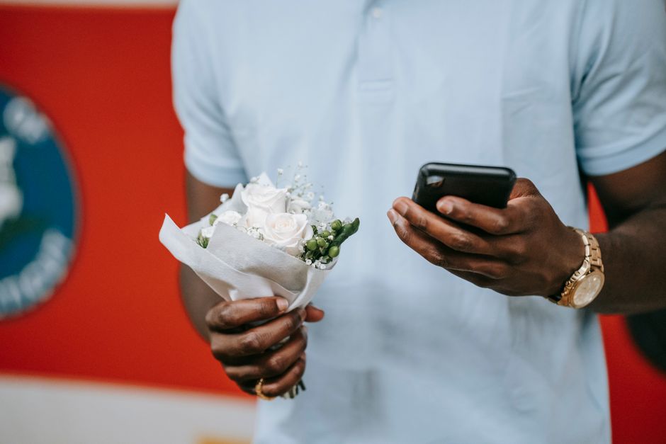 Cara Menyebar Undangan Digital Lewat WhatsApp Agar Tidak Kena Spam