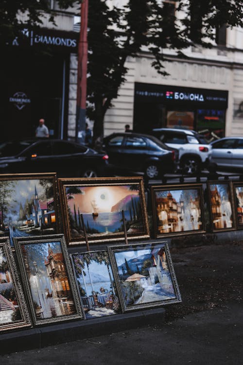 Foto d'estoc gratuïta de carrer, exhibició, marcs