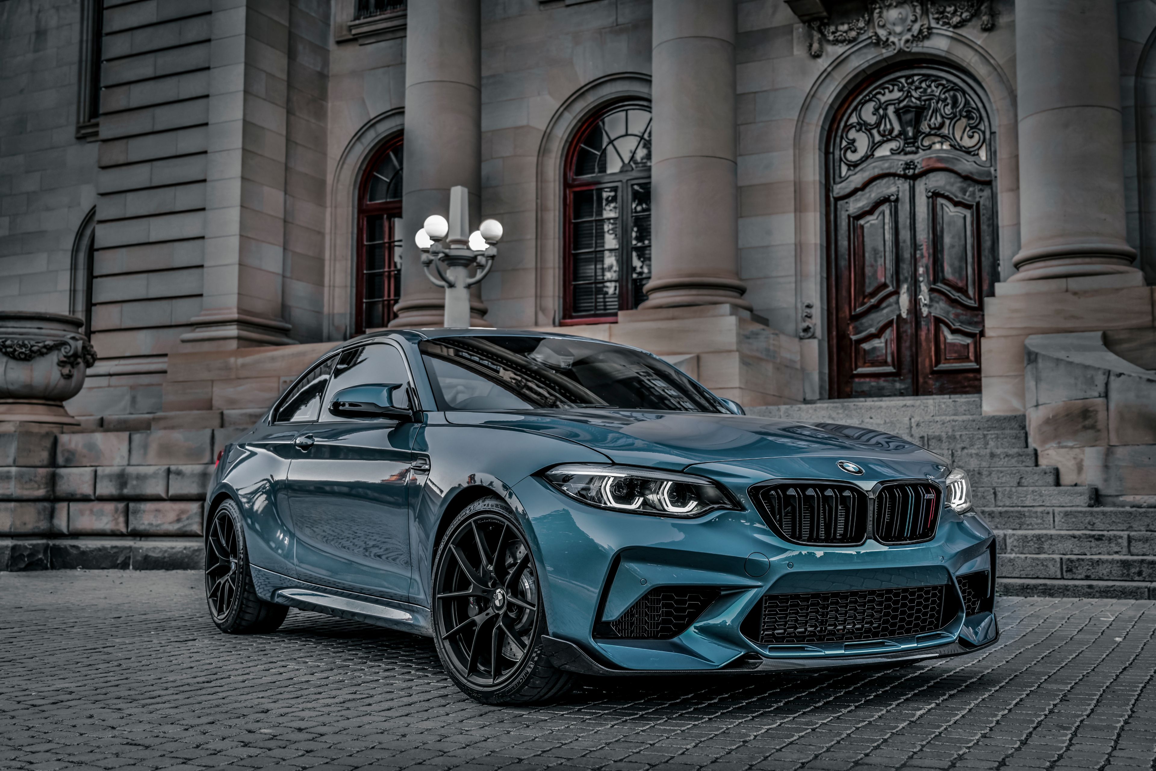 BMW i7 chauffeur driven car