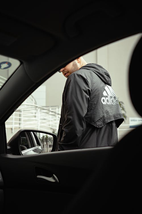 Immagine gratuita di abbigliamento da strada, adidas, automobile