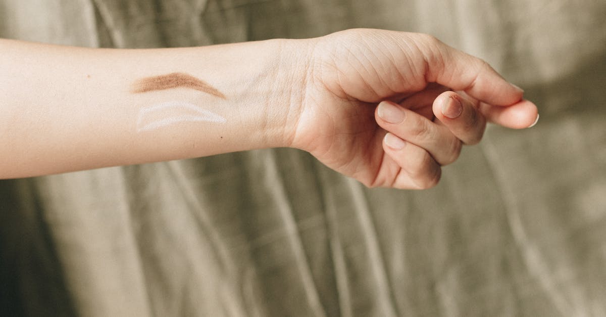 How to remove thick dead skin from feet DIY