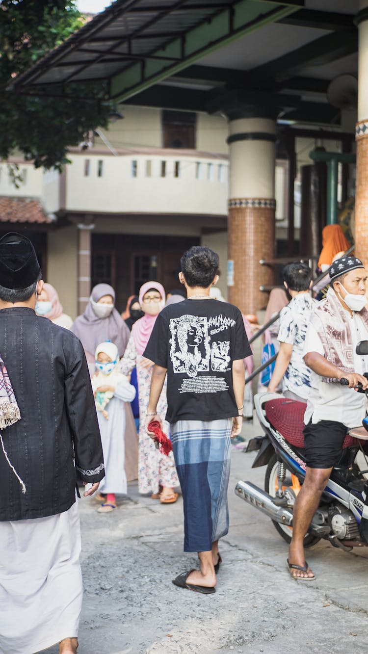 Busy People Wearing Face Mask Walking On The Street