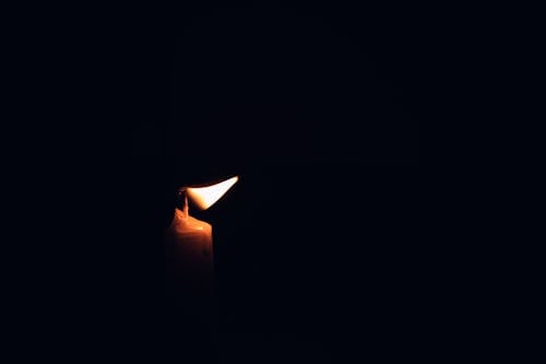 Бесплатное стоковое фото с горение, зажженная свеча, крупный план