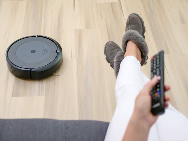How to Choose the Right Robotic Vacuum for Your Home  thumbnail