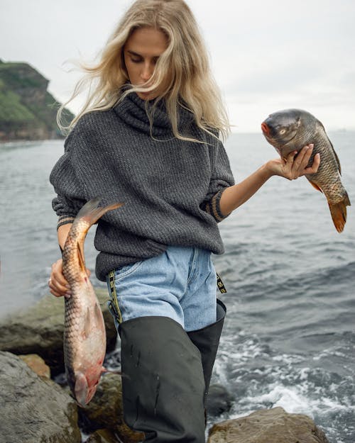 Woman Fishing Photos, Download The BEST Free Woman Fishing Stock Photos &  HD Images