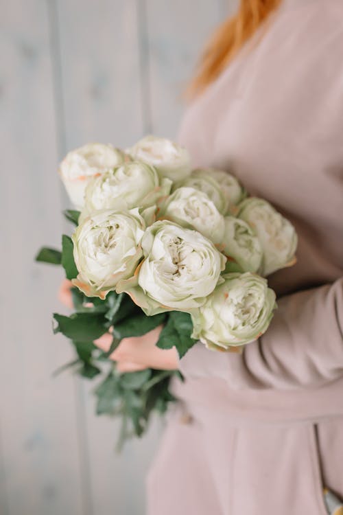 Безкоштовне стокове фото на тему «білі троянди, букет, Букет квітів»