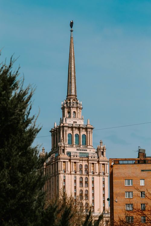 Free Elegant tower against a city backdrop, showcasing classic architecture. Stock Photo