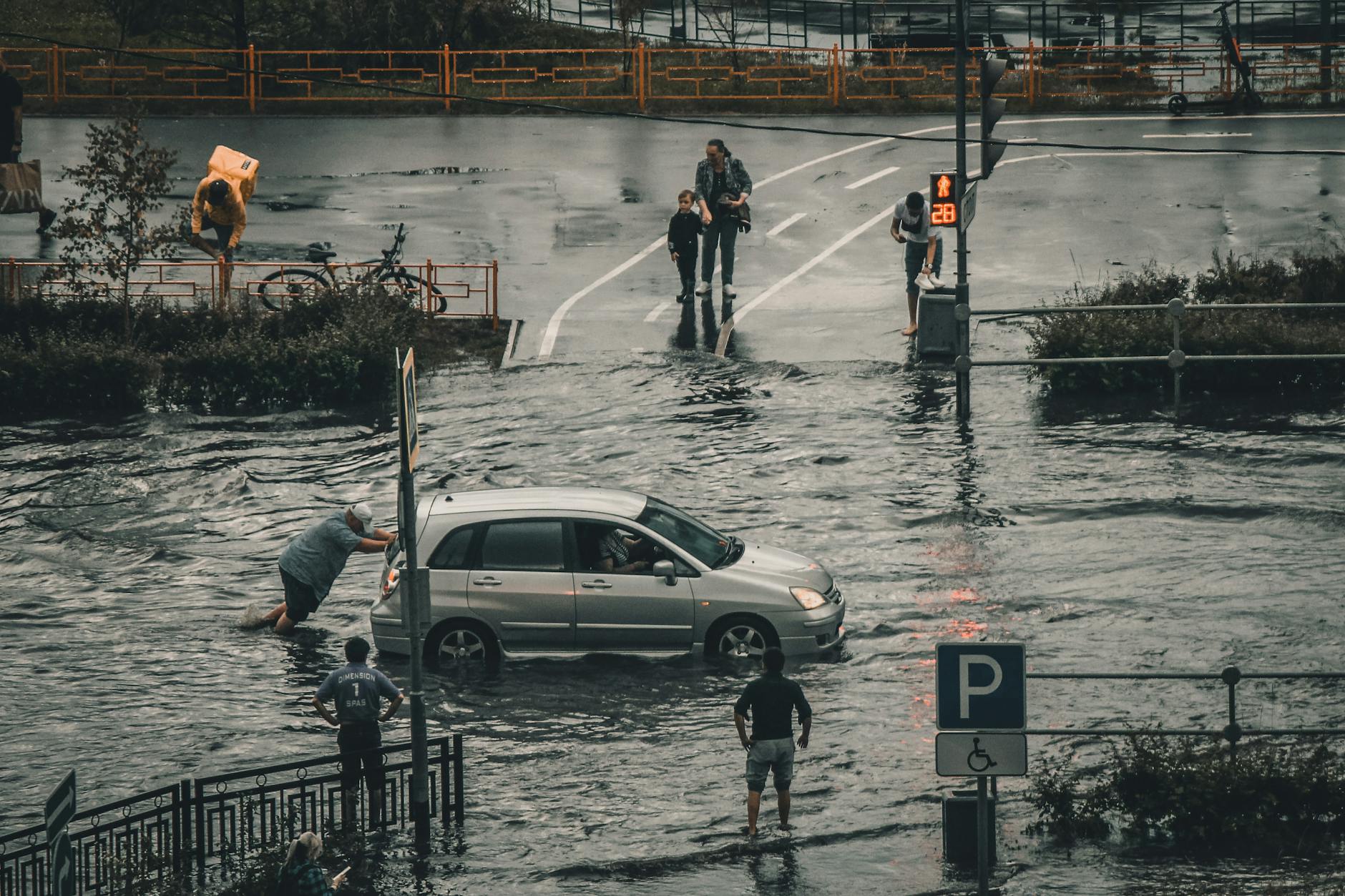 An image of flooded streets around.