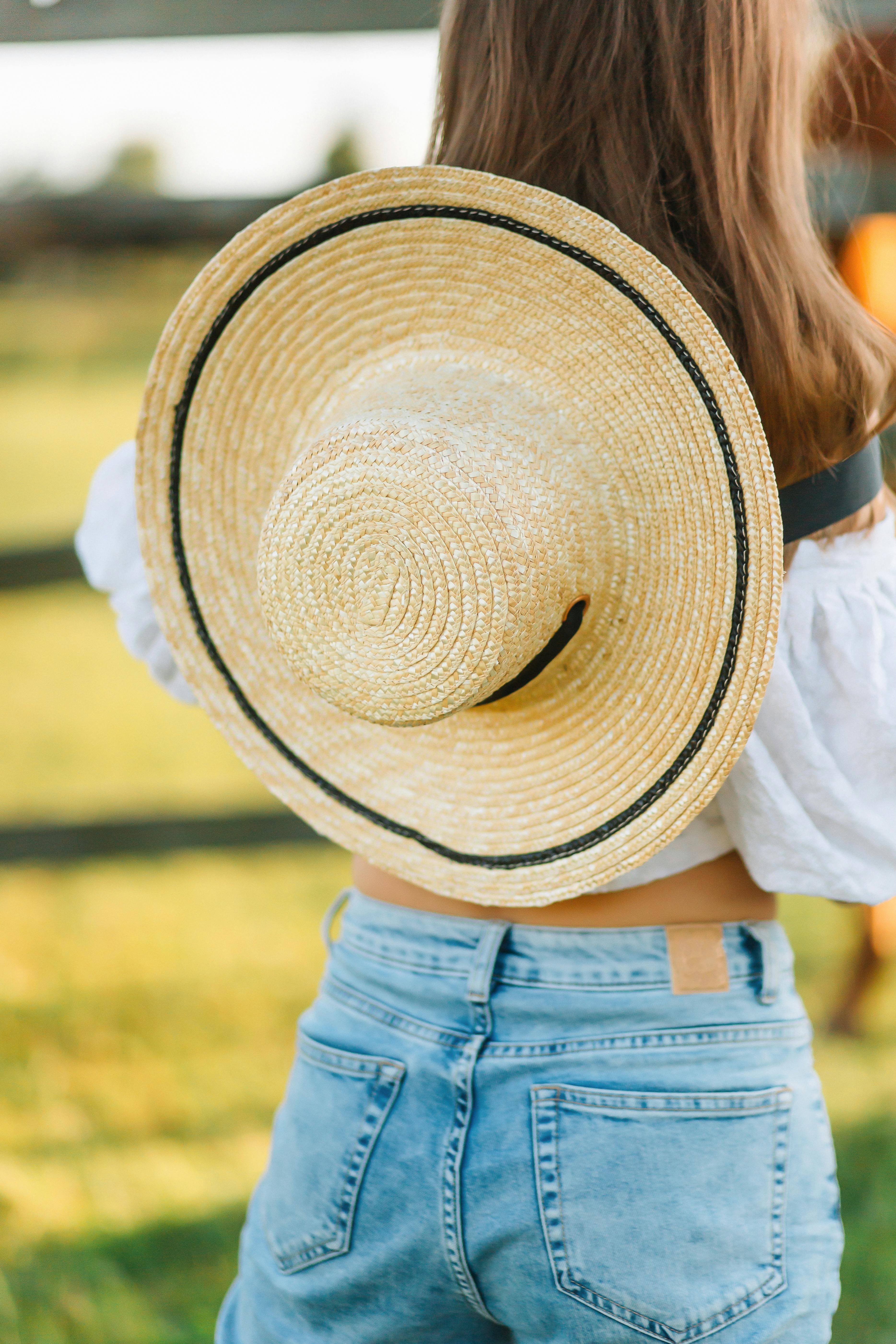 Indian woman wearing a straw sun hat, free image by rawpixel.com /  Chanikarn Thongsupa