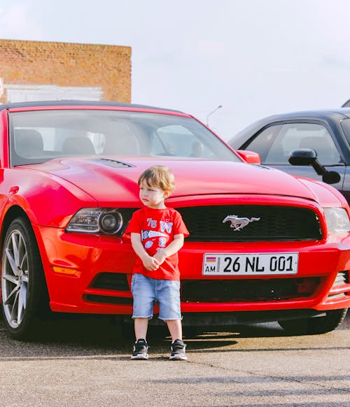 Ilmainen kuvapankkikuva tunnisteilla ajoneuvo, ford, henkilö