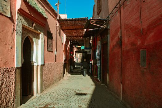 Medina hidden riads and artisans walk — Marrakech