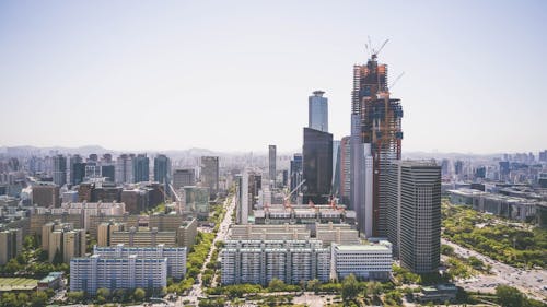 Foto profissional grátis de aerofotografia, área metropolitana, arranha-céus