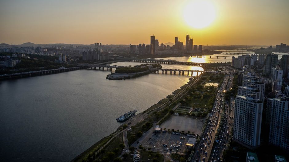 Seoul aerial cityscape river island