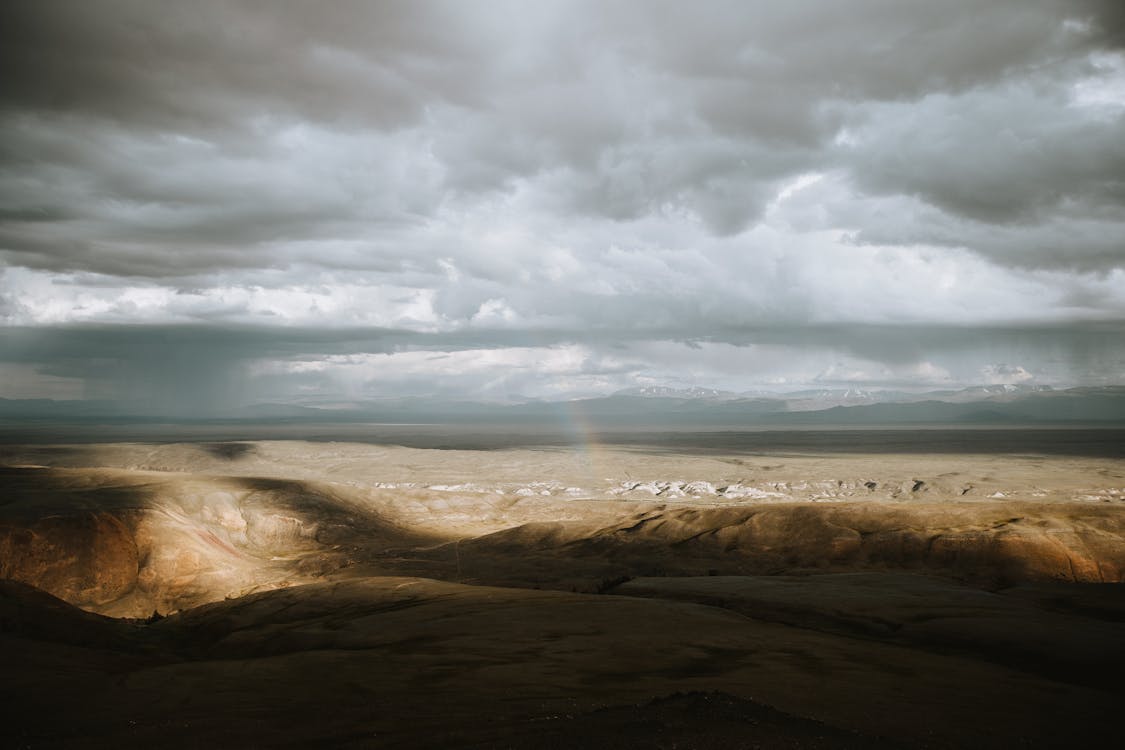 Бесплатное стоковое фото с буря, горы, долина