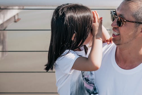 Free Dad and Daughter Looking Happy Stock Photo